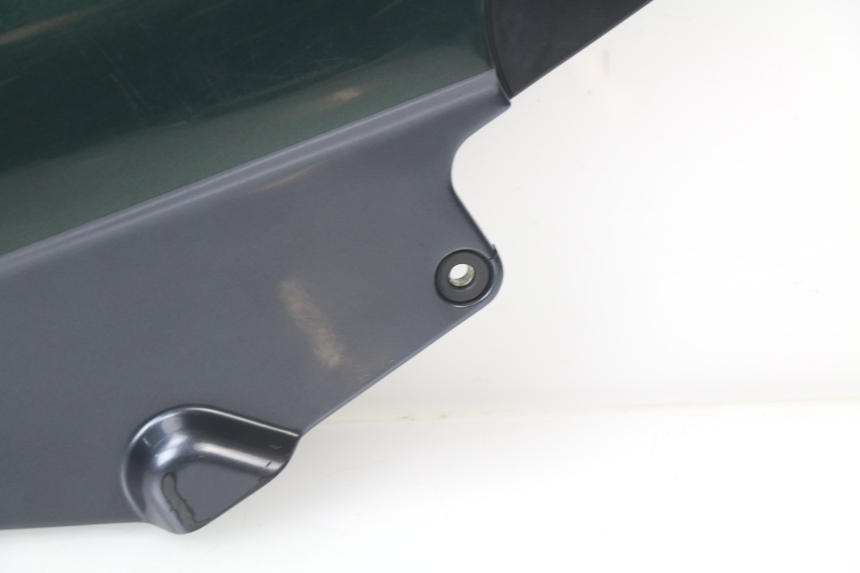 photo de TAPA BAJO ASIENTO DERECHO KAWASAKI GTR 1000 (1994 - 2004)