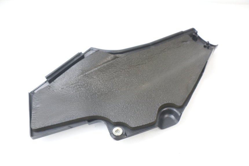 photo de TAPA BAJO ASIENTO DERECHO KAWASAKI GTR 1000 (1994 - 2004)