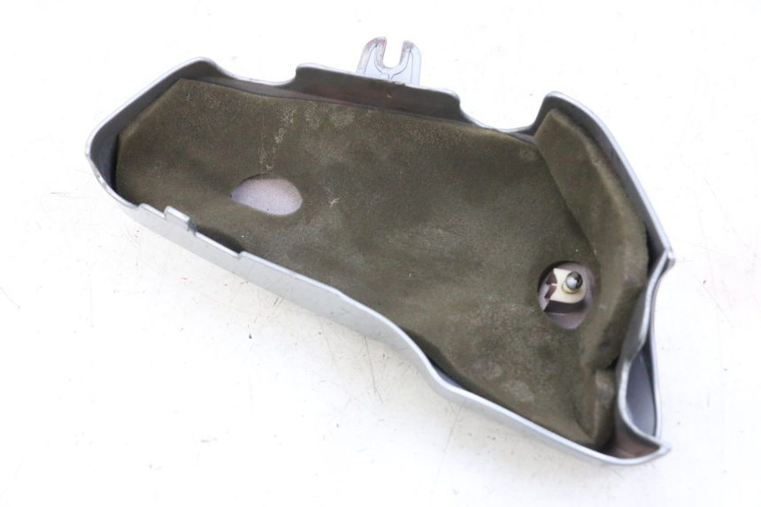 photo de TAPA DEBAJO DEL ASIENTO DERECHO HYOSUNG GV AQUILA 125 (2000 - 2004)