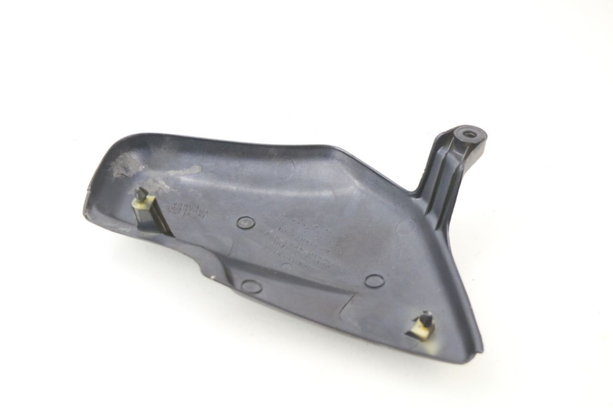 photo de TAPA BAJO ASIENTO DERECHO HONDA CG 125 (1996 - 1998)
