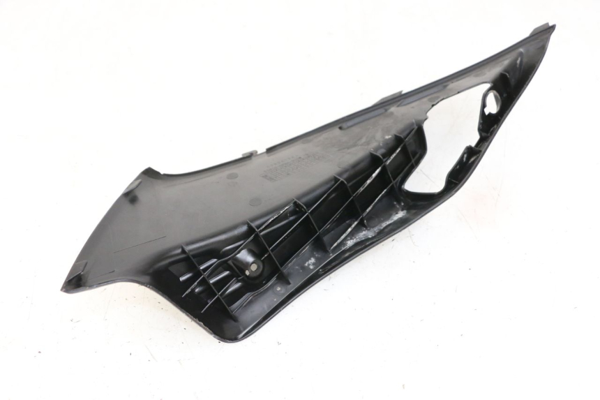 photo de TAPA BAJO ASIENTO DERECHO HONDA NHX LEAD 110 (2008 - 2010)