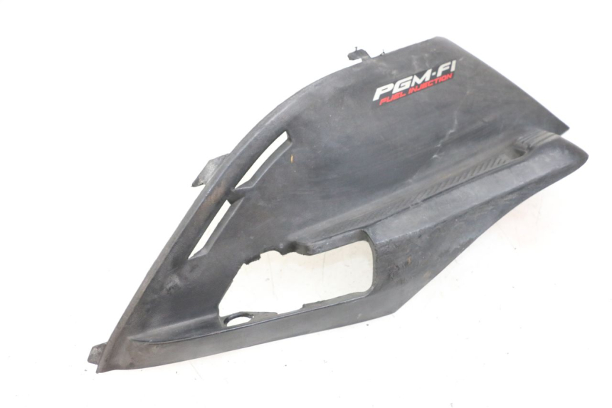 photo de TAPA BAJO ASIENTO DERECHO HONDA NHX LEAD 110 (2008 - 2010)