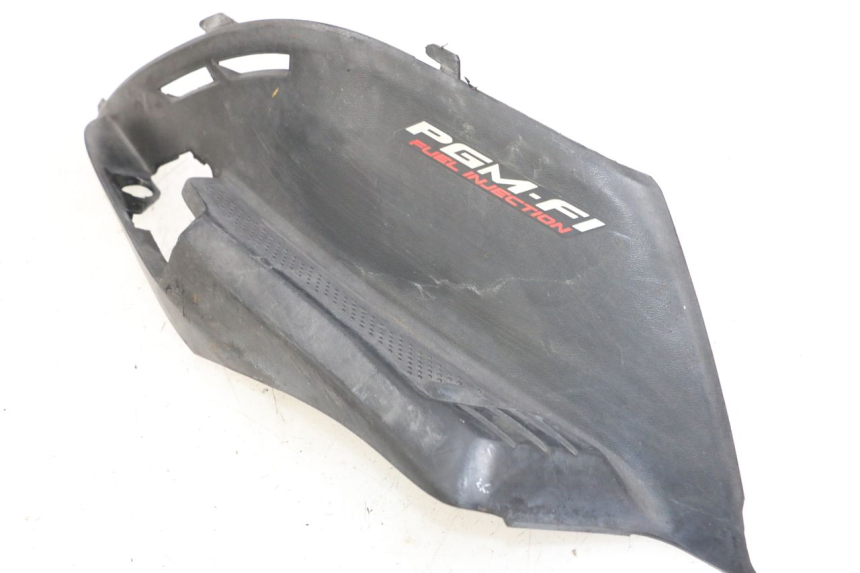 photo de TAPA BAJO ASIENTO DERECHO HONDA NHX LEAD 110 (2008 - 2010)