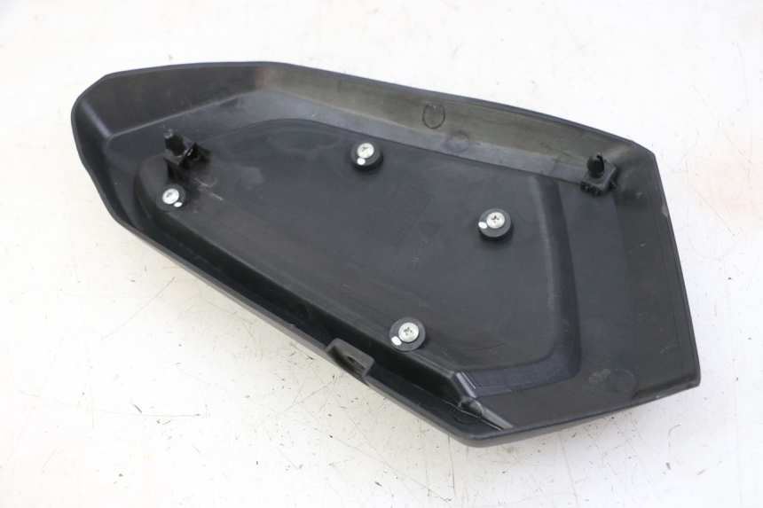 photo de TAPA BAJO ASIENTO DERECHO KEEWAY K-LIGHT KLIGHT 125 (2018 - 2025)