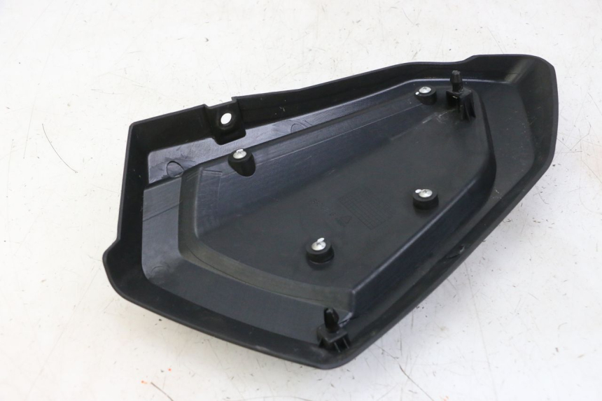 photo de TAPA BAJO ASIENTO DERECHO KEEWAY K-LIGHT KLIGHT 125 (2018 - 2025)