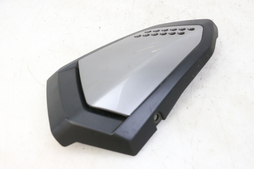 photo de TAPA BAJO ASIENTO DERECHO KEEWAY K-LIGHT KLIGHT 125 (2018 - 2025)