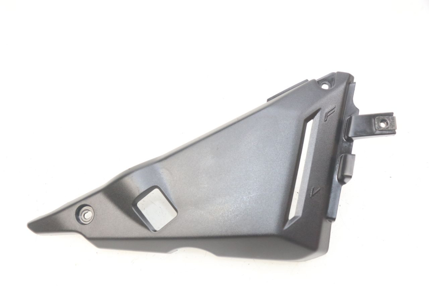photo de TAPA BAJO EL ASIENTO DERECHO. KAWASAKI Z 650 (2016 - 2019)
