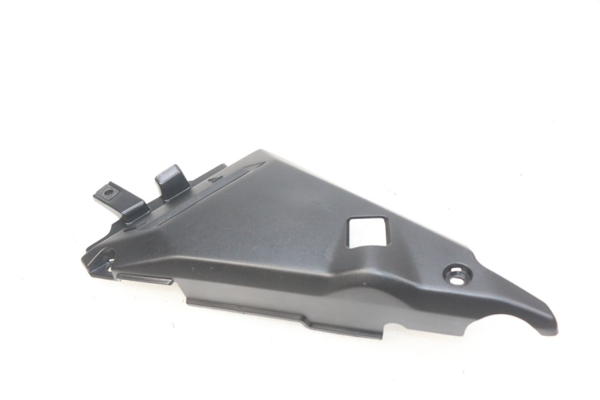 photo de TAPA BAJO EL ASIENTO DERECHO. KAWASAKI Z 650 (2016 - 2019)