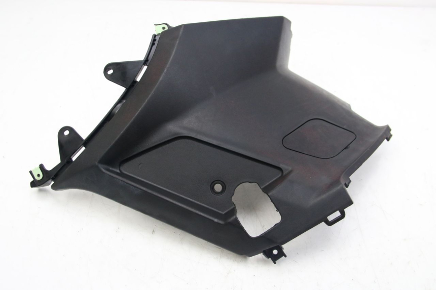 photo de TAPA BAJO ASIENTO DERECHO PEUGEOT KISBEE 2T 50 (2018 - 2022)