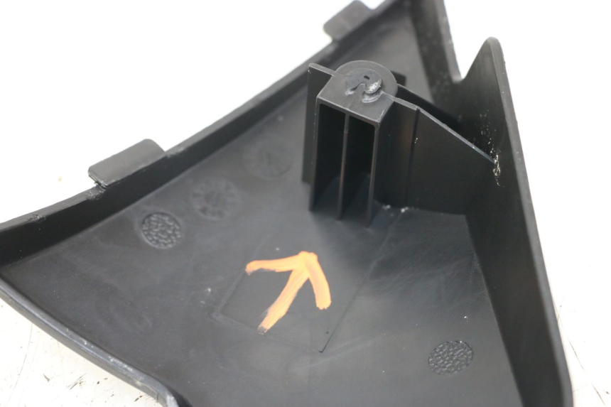 photo de TAPA BAJO ASIENTO DERECHO KYMCO K-PW K-PIPE 50 (2012 - 2017)