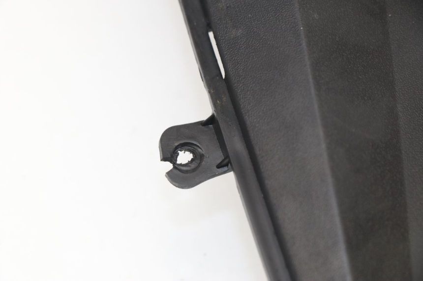 photo de TAPA BAJO ASIENTO DERECHO MASH BIBOP 2T 50 (2013 - 2018)