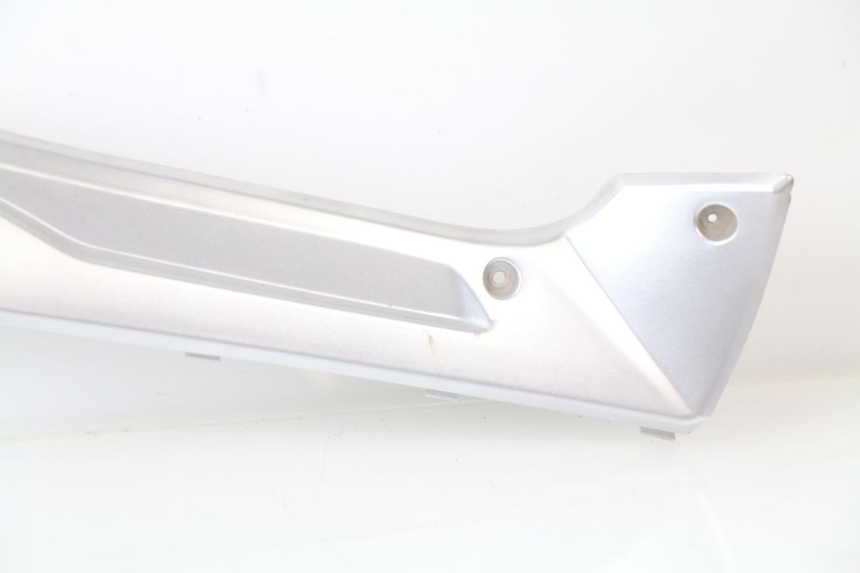 photo de TAPA BAJO ASIENTO DERECHO EUROCKA MATADOR 4T 50 (2017 - 2021)
