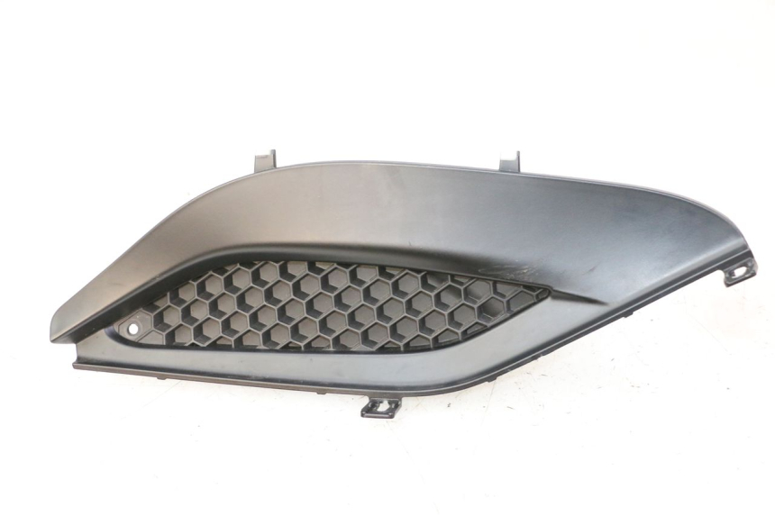 photo de TAPA BAJO ASIENTO DERECHO PIAGGIO MP3 HPE 310 (2024 - 2025)