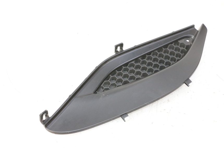 photo de TAPA BAJO ASIENTO DERECHO PIAGGIO MP3 HPE 310 (2024 - 2025)