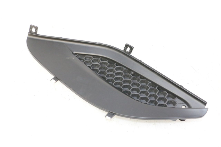 photo de TAPA BAJO ASIENTO DERECHO PIAGGIO MP3 HPE 310 (2024 - 2025)