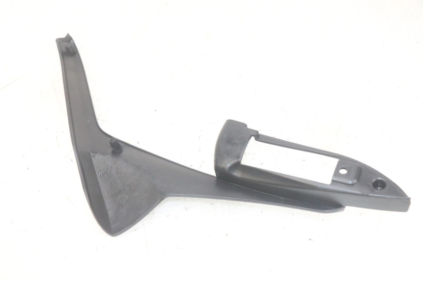 photo de TAPA BAJO ASIENTO DERECHO PIAGGIO MP3 HPE 300 (2019 - 2026) - Zoom estado de uso