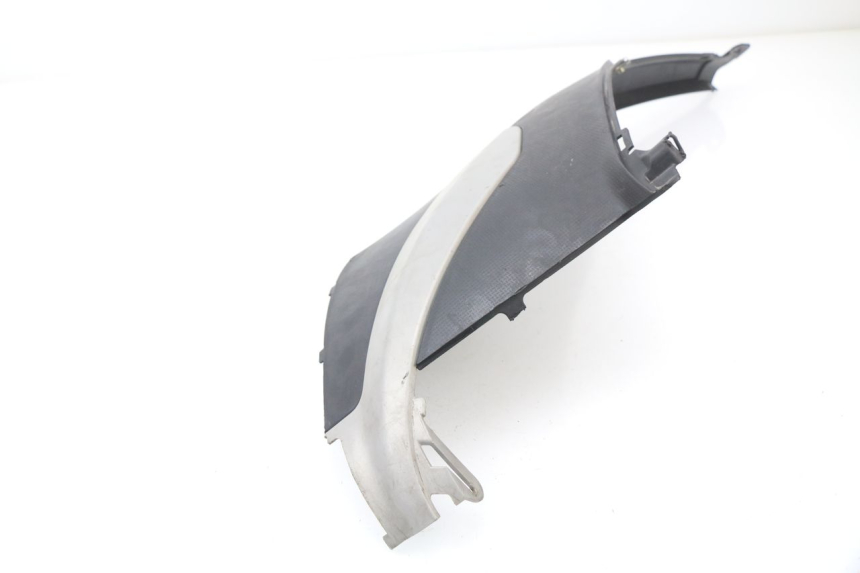 photo de TAPA BAJO ASIENTO DERECHO PIAGGIO NRG 50 (2004 - 2017)