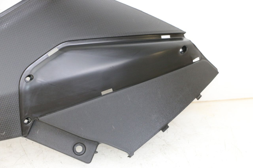 photo de TAPA BAJO ASIENTO DERECHO PIAGGIO NRG POWER PUREJET 50 (2018 - 2021)