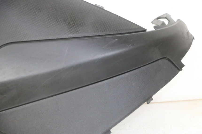 photo de TAPA BAJO ASIENTO DERECHO PIAGGIO NRG POWER PUREJET 50 (2018 - 2021)