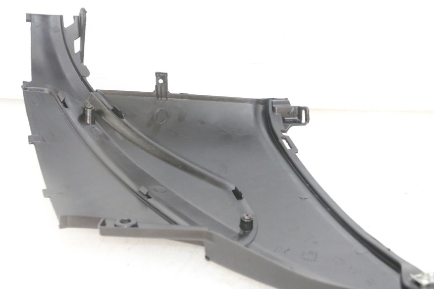 photo de TAPA BAJO ASIENTO DERECHO PIAGGIO NRG POWER PUREJET 50 (2018 - 2021)
