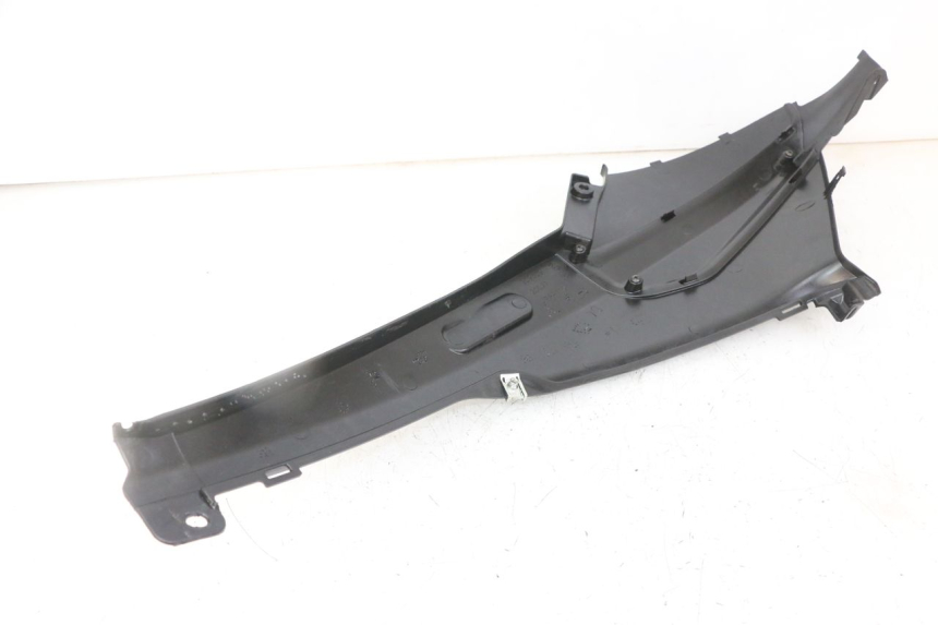 photo de TAPA BAJO ASIENTO DERECHO PIAGGIO NRG POWER PUREJET 50 (2018 - 2021)