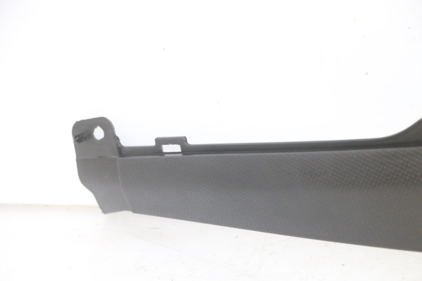 photo de TAPA BAJO ASIENTO DERECHO PIAGGIO NRG POWER PUREJET 50 (2018 - 2021)