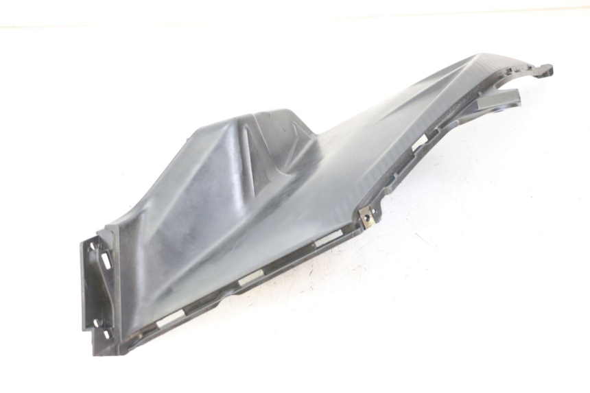 photo de TAPA BAJO EL ASIENTO DERECHO SYM ORBIT III 3 4T 50 (2021 - 2025)