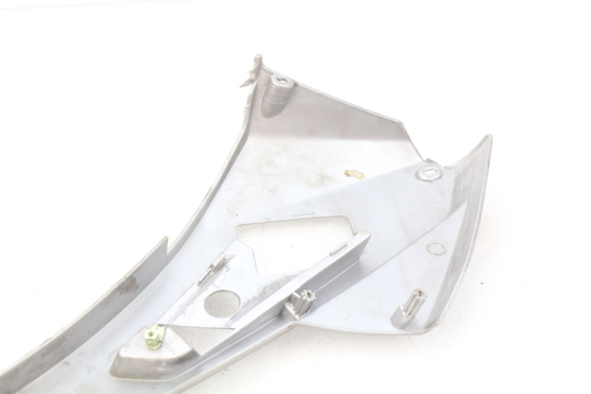 photo de TAPA BAJO EL ASIENTO DERECHO. PEUGEOT GEOPOLIS 400 (2007 - 2013)