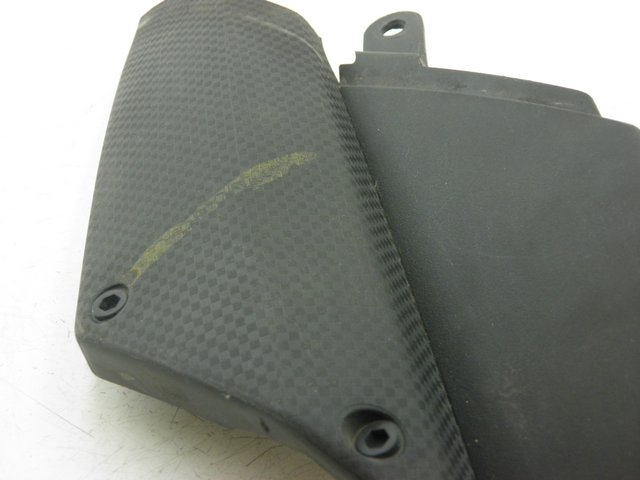 photo de TAPA BAJO ASIENTO DERECHO PEUGEOT JET FORCE CARBU 50 (2003 - 2016)