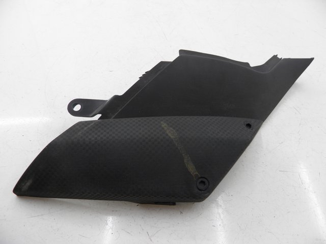 photo de TAPA BAJO ASIENTO DERECHO PEUGEOT JET FORCE CARBU 50 (2003 - 2016)