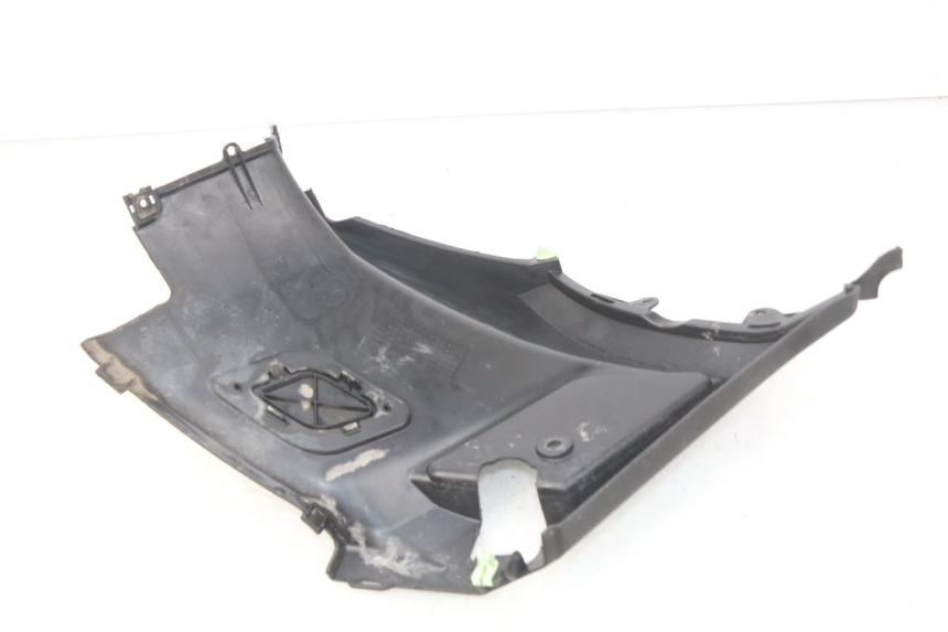 photo de TAPA BAJO EL ASIENTO DERECHO. PEUGEOT KISBEE 2T 50 (2010 - 2017)