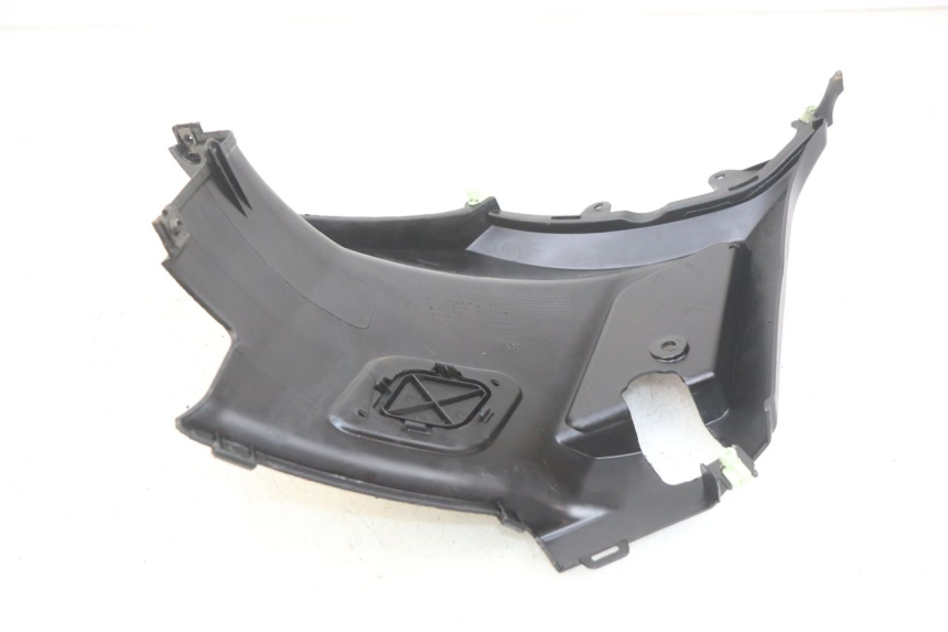 photo de TAPA BAJO EL ASIENTO DERECHO. PEUGEOT KISBEE 2T 50 (2010 - 2017)