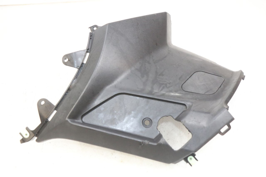 photo de TAPA BAJO EL ASIENTO DERECHO. PEUGEOT KISBEE 2T 50 (2010 - 2017)