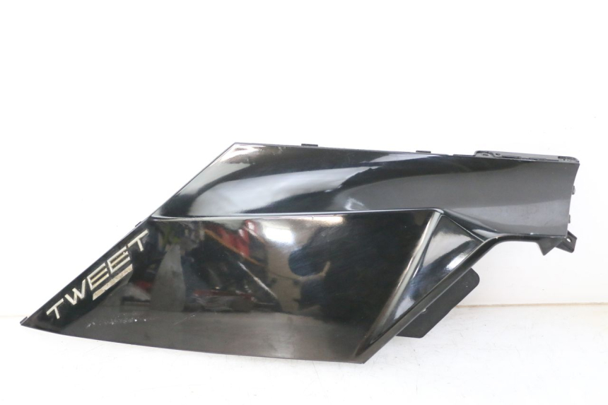 photo de TAPA BAJO EL ASIENTO DERECHO PEUGEOT TWEET 4T 50 (2023 - 2025)