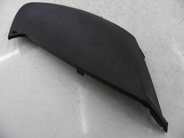 photo de TAPA BAJO ASIENTO DERECHO PIAGGIO FLY 2T 50 (2004 - 2017)