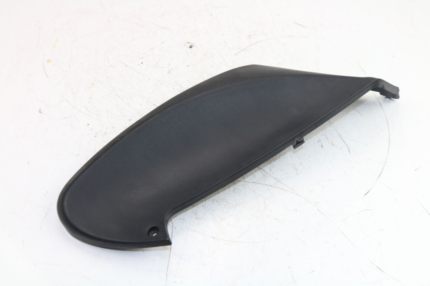 photo de TAPA BAJO ASIENTO DERECHO PIAGGIO FLY 4T 50 (2004 - 2010)