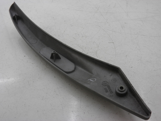 photo de TAPA BAJO ASIENTO DERECHO PIAGGIO LIBERTY 2T 50 (2004 - 2008)