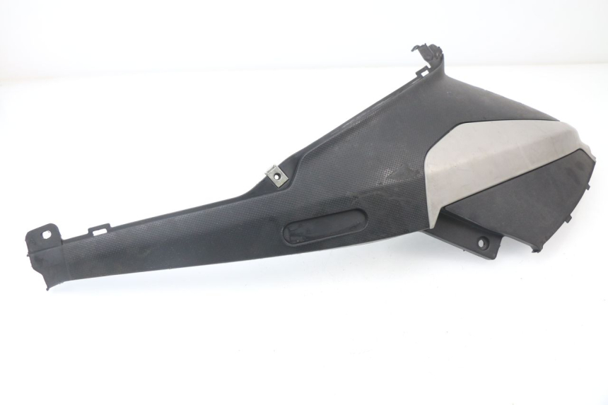 photo de TAPA BAJO ASIENTO DERECHO PIAGGIO NRG 50 (2004 - 2017)
