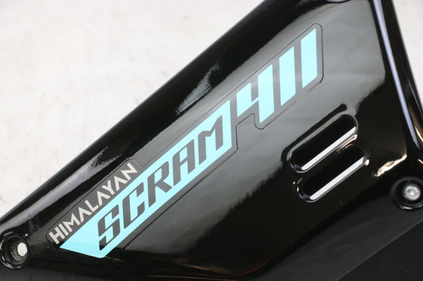 photo de TAPA BAJO ASIENTO DERECHO ROYAL ENFIELD SCRAM 411 (2022 - 2024)