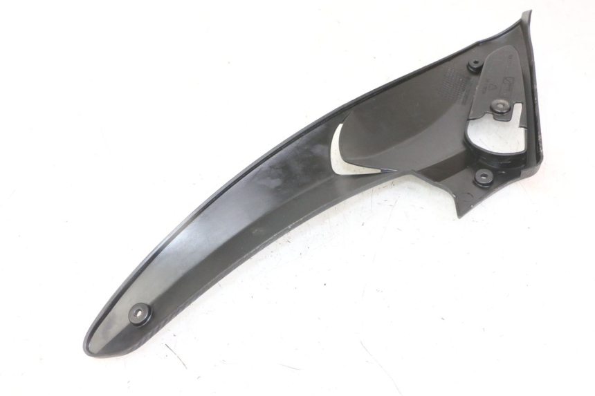 photo de TAPA BAJO ASIENTO DERECHO GILERA RUNNER SL 50 (2006 - 2009)