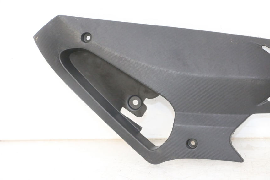 photo de TAPA BAJO ASIENTO DERECHO GILERA RUNNER SL 50 (2006 - 2009)