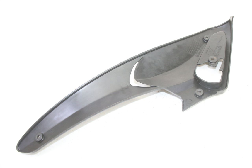 photo de TAPA BAJO ASIENTO DERECHO GILERA RUNNER SP 50 (2006 - 2008)