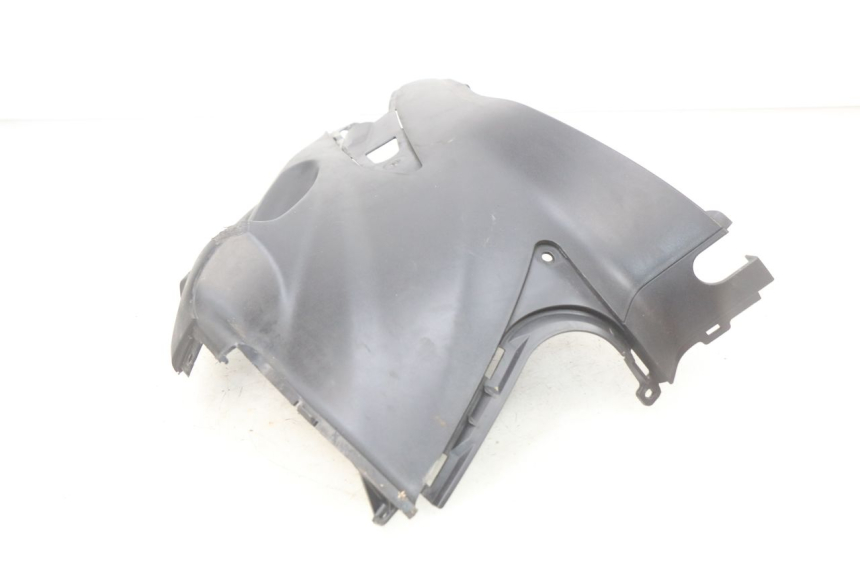 photo de TAPA BAJO EL ASIENTO DERECHO SUZUKI SIXTEEN 125 (2008 - 2010)