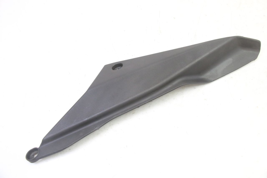 photo de TAPA BAJO ASIENTO DERECHO GILERA SMT SUPERMOTARD 50 (2009 - 2017)