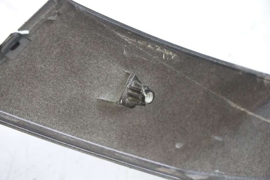 photo de TAPA BAJO EL ASIENTO DERECHO PEUGEOT SPEEDFIGHT 4 4T 50 (2015 - 2019)