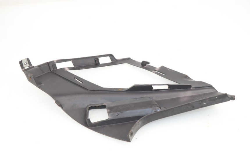 photo de TAPA BAJO ASIENTO DERECHO APRILIA SPORT CITY SPORTCITY 125 (2005 - 2008)