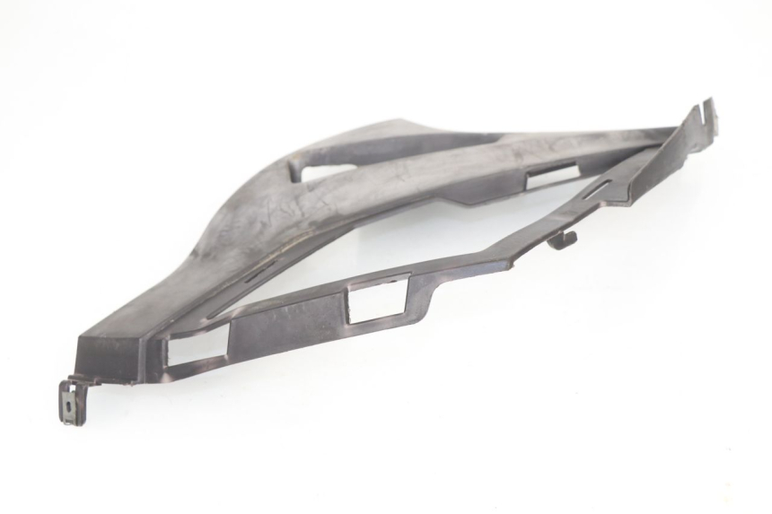 photo de TAPA BAJO ASIENTO DERECHO APRILIA SPORT CITY SPORTCITY 125 (2005 - 2008)
