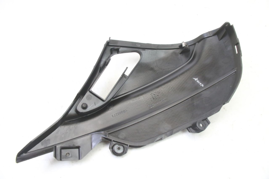 photo de TAPA BAJO ASIENTO DERECHO APRILIA SR 2T 50 (2018 - 2022)