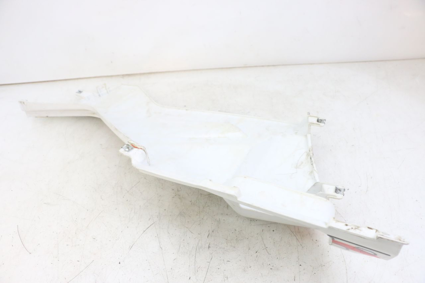 photo de TAPA DEBAJO DEL ASIENTO DERECHO HYTRACK ST 170 (2020 - 2024)