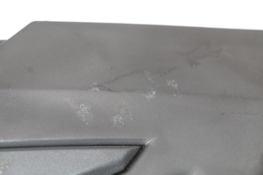 photo de TAPA BAJO ASIENTO DERECHO KYMCO SUPER 8 4T 50 (2021 - 2024)